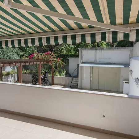 Lovelystay - Saldanha Valmor Terrace Apartment *