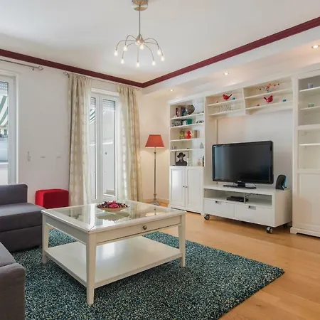 Lovelystay - Saldanha Valmor Terrace * Lissabon